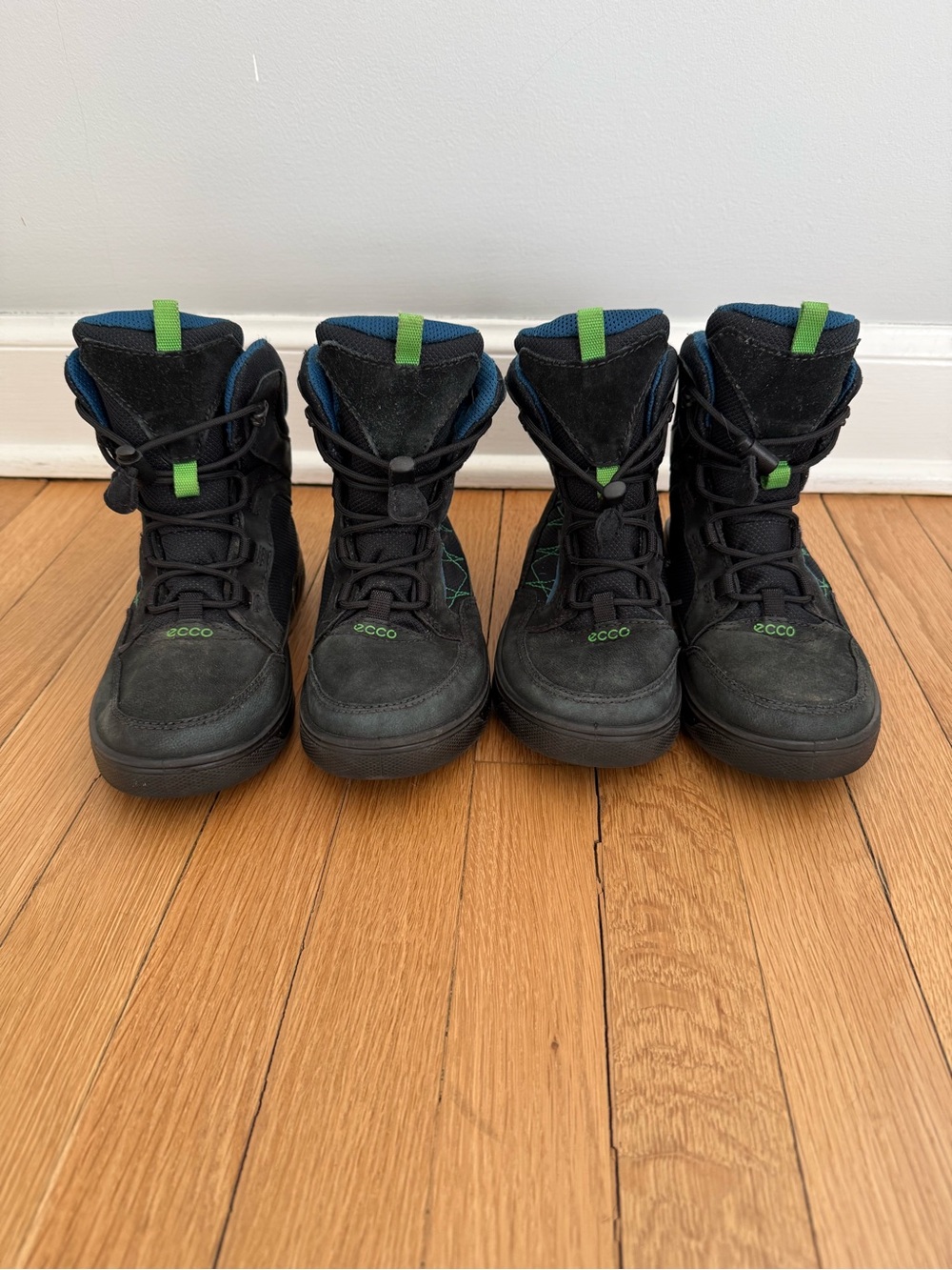 Ecco Urban Snowboarder Winter Boot Boys US 2.5 EU 34 UK 2 Black Set of 2